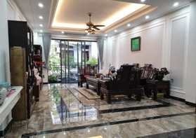 Trung tâm quận Đống Đa, 9 tầng, thang máy xịn, kinh doanh, giá tốt nhất khu vực