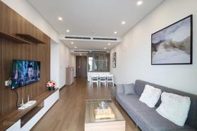 Bán gấp căn 3 ngủ dt 105m2 Sun Ancora Lương yên nhận nhà và ở ngay giá 10 tỉ lh 0829 882 745