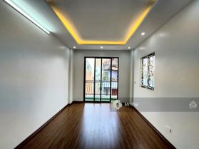 Bán căn nhà mặt phố Đê Trần Khát Chân, 30m2 * 5T xây mới, kinh doanh sầm uất