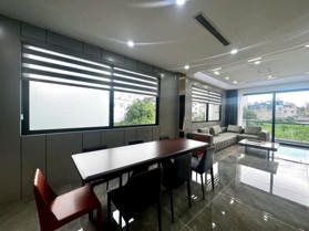 Bán Nhà Phố  #NgọcLâm #LongBiên Vị trí trung tâm - Ô tô vào nhà-Thang máy - Lô góc 3 mặt thoáng sáng. 