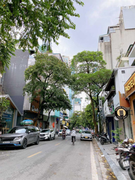 (Siêu hot) chính chủ bán nhà mặt phố Bùi Thị Xuân, mặt tiền 5m, sổ đỏ đẹp