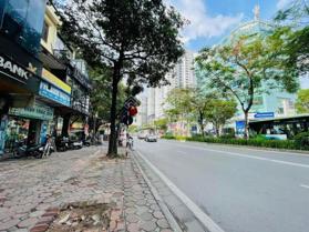 Bán căn nhà mặt phố Láng Hạ - diện tích 111m2 - mặt tiền 5,2m2