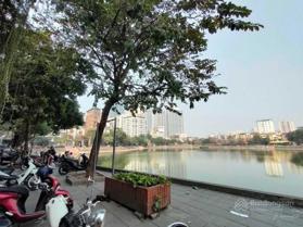 Cần bán nhà mặt phố đường Phạm Huy Thông, view hồ MT 11m lô góc kinh doanh