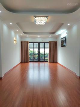 Bán nhà mặt phố Quán Thánh, vị trí đắc địa, 6 tầng xây mới, có thang máy, 60m2, 31,5 tỷ