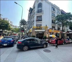 Siêu hiếm, mặt phố Linh Lang lô góc, 140m2, MT 16m, 4 tầng, ôtô tránh đỗ, kinh doanh đỉnh