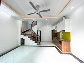 Tọa Lạc Khu Đất Đẹp Nhất Lai Xá diện tích :31m oto đỗ cổng, 6 bước vào nhà
