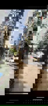 NHÀ ĐÔNG NGẠC Ở SƯỚNG Ô TÔ GẦN 50M