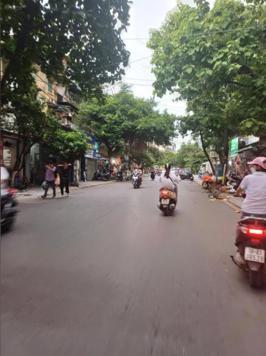 Bán nhà Hoàng Đạo Thành  lô góc ô tô kinh doanh