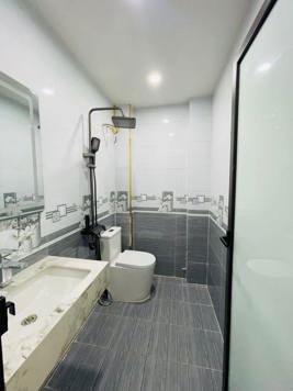 5TẦNG KIM ĐỒNG -NGUYỄN CHÍNH SIÊU ĐẸP - NỘI THẤT CAO CẤP- TRUNG TÂM PHỐ - NHIỀU TIỆN ÍCH -Ô TÔ-GIAO THÔNG THUẬN TIỆN, ,