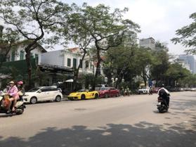 Bán nhà Lý Thường Kiệt, DT 119m x 3 tầng mặt tiền 5.7m, 29.99 tỷ đồng