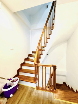 Bán nhà mới ở 43 Trung Kính 33m2 x 5 tầng khu siêu sầm uất đúng như ảnh