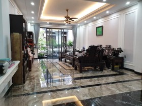 Trung tâm quận Đống Đa, 9 tầng, thang máy xịn, kinh doanh, gara ô tô, giá tốt nhất khu vực