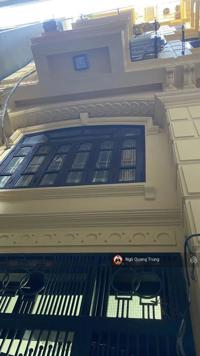 Gấp, đã mua nhà mới nên bán nhanh giá rẻ nhà Pháo Đài Láng, khu dân trí tiện ích, ở sướng