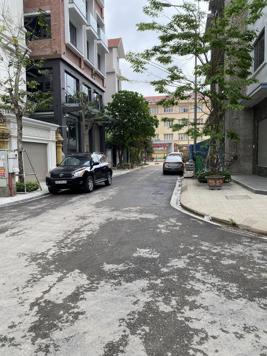 Bán nhà Nguyễn Xiển 156m2 8 tầng 7m mặt tiền đang cho thuê 140 triệu 1 tầng hầm 7 tầng nổi