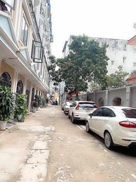 Cần bán nhà 42m2, MT 3,3m, 4 tầng, ngõ Vũ Tông Phan, phân lô ô tô tránh, cho thuê 17tr/th, 8,x tỷ