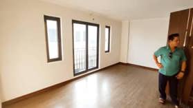 Bán nhà Phố Việt Hưng - Long Biên , 5 Tầng , DT 30m2 , MT 4.3m , Giá 4.15 tỷ , Nhà đẹp - Hàng xóm Vinhome