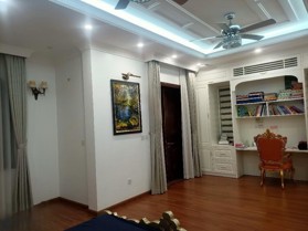 Bán biệt thự Mỹ Đình DT 210m2, 4 tầng, chính chủ hoàn thiện giá mong muốn 62 tỷ