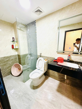 Bán nhà ngõ 43 Trung kính nhà mới 5 tầng x 33m2, MT 4.2m đẹp như ảnh