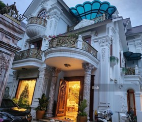 Bán biệt thự phố Trung Kính, Yên Hòa, Cầu Giấy 300m2, MT 30m, 5T, hầm, thang máy, phong cách Luxury