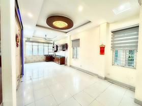 CC bán gấp nhà MP Mạc Thái Tổ, Cầu Giấy 46m2 x 6T, MT4m, 23,3 tỷ, SĐCC,  50tr/tháng