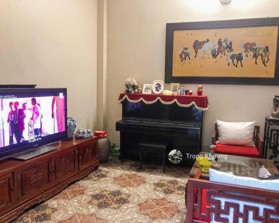 Bán nhà hiếm 72m2 Hoàng Quốc Việt, đầy đủ sân vườn tiểu cảnh, gỗ , sàn gạch Tây Ban Nha