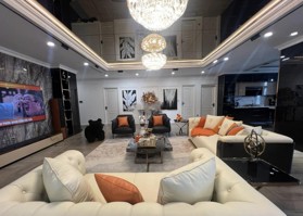 Chủ cần bán gấp căn hộ Royal City 203m2 R3 view quảng trường căn góc 3 phòng ngủ