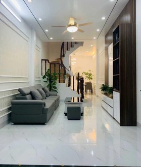Bán nhà phố Khương Trung Thanh Xuân 40m2 5 tầng nhỉnh 6 tỷ nhà đẹp ở ngay