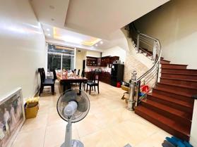 (Siêu hot bán nhanh) Nhà Trung Kính cực rộng, Sổ nở hậu cực đẹp, đang cho thuê, 103m2 * 5 tầng +7PN