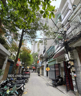 Thái Hà thông Thái Thịnh. Tòa VP 9 tầng - DT 134m2 - MT 7.1m - 55 tỷ