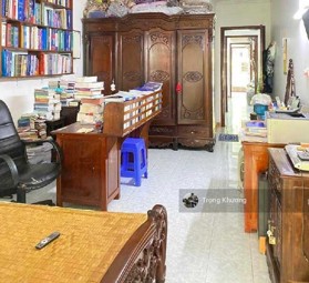 Bán nhà 51m2 Hoàng Quốc Việt, phân lô hai mặt tiền đều oto tránh nhau và vỉa hè rộng