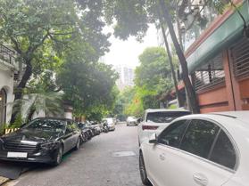 Bán Biệt Thự Khu Lão Thành Cách Mạng , Trần Kim Xuyến - trung hoa 120m2 , 5 T , 10MT , 55 tỷ