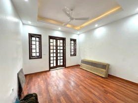 Bán nhà hồ Đền Lừ ô tô đỗ cửa vào nhà, hàng xóm Feliz Homes DT 55m2 MT 4m giá chỉ 8.9 tỷ