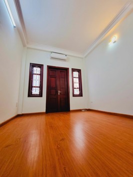 Tôi cho thuê nhà Định Công Thượng Định Công Hoàng Mai DT 100mx 4T 6PN ngõ oto cho làm CHDV giá 20tr