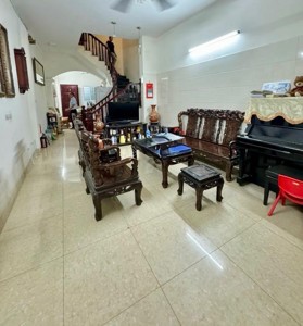 Bán Hồng Hà - Ngõ thông, ô tô 7 chổ qua nhà, kinh doanh đỉnh, ở sướng - giá tốt