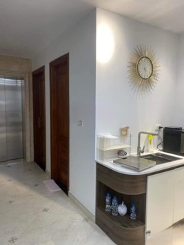 Bán nhà mặt phố Hàng Bài, Hoàn Kiếm, Hà Nội 39m2 tầng 1, tầng 2 đua ra 42m2, 7 tầng