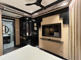 Toà nhà 250m2 x 7 tầng, dòng tiền khủng 300 tr/tháng