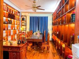 Bán Nhà Siêu Phẩm Cầu Giấy - Ô TÔ Đỗ Cửa - Nội Thất tiền tỷ - Thang Máy - Nhỉnh 10 Tỷ