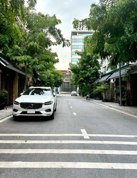 Bán nhà liền kề hiếm có Trương Định 100m2 x MT 5m duy nhất 1 căn ở & văn phòng 