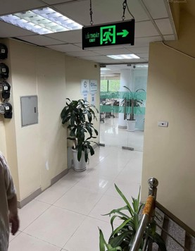 Bán tòa nhà mặt phố Hoàng Quốc Việt, DT 240m2, lô góc, MT 11m, 10 tầng thang máy, giá 147 tỷ