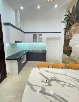 Bán biệt thự The Manor Nguyễn Xiển, diện tích 100m2, mặt tiền 6m, thang máy, giá 35,5 tỷ TL