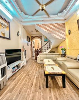 Bán nhà Ngã Tư Sở 58m2 3 tầng giá 8.6 tỷ phân lô ô tô tránh