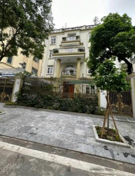 Chính chủ cần bán căn biệt thự khu Lão Thành Cách Mạng - Yên Hòa, DT 210m2 * 4T, nhà mới. Giá 78tỷ