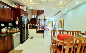 Chính chủ gửi bán LK 82.5m2. 5 tầng, MT 5m. Có thang máy. Nhà đẹp. Không lỗi phong thủy