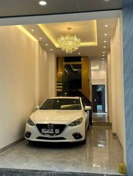 Bán nhà riêng Chùa Láng, 52m, thang máy, 2 mặt tiền, 13,5 tỷ phân lô 2 oto tránh