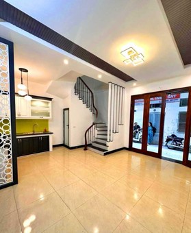 Bán nhà Đầm Trấu - 2 mặt ngõ - 10m mặt tiền - chỉ 6 tỷ