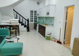 Hoa hậu Nguyễn Chí Thanh - mới keng - sát ôtô - 2 thoáng - ở sướng