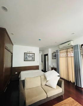Bán gấp tòa nhà 8 tầng MP Cát Linh, Tôn Đức Thắng. DT: 130m2. Phố 2 chiều