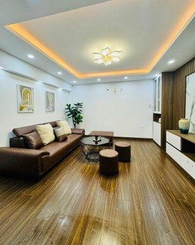 Bán nhà Đường Láng, ngõ thông tứ tung, nhà đẹp 38m 5 tầng MT: 4.5m 