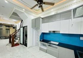 Kim Ngưu nhà mới ngõ thông kinh doanh được - 42m sổ đỏ riêng giá 6.8 tỷ