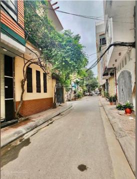 40m2 - 5T - vỉa hè - phân lô - ngõ thông - Hoàng Đạo Thành